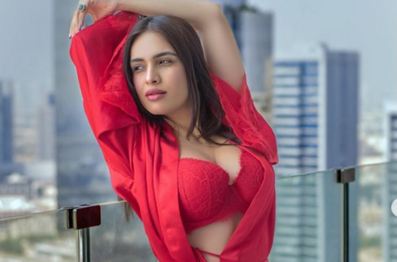 Neha Malik new Sexy Video: शर्म का चोला उतारकर नेहा मलिक पहनी डीप नेक ड्रेस, दिखा दिया सब कुछ, देखिए वीडियो